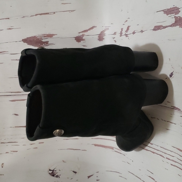 Vince Camuto black suede heel shark booties 8 - Picture 7 of 9